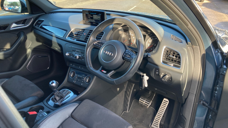 Audi Q3 1.4T FSI Black Edition 5dr Petrol Estate